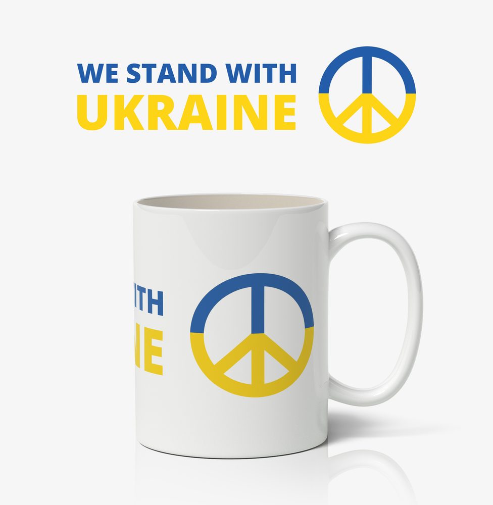 Hrnek WE STAND WITH UKRAINE symbol míru